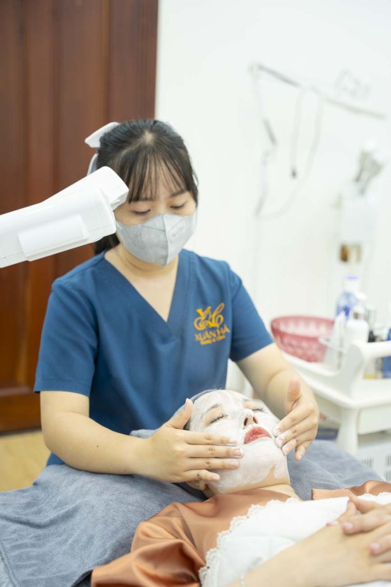 Spa nặn mụn Bình Tân
