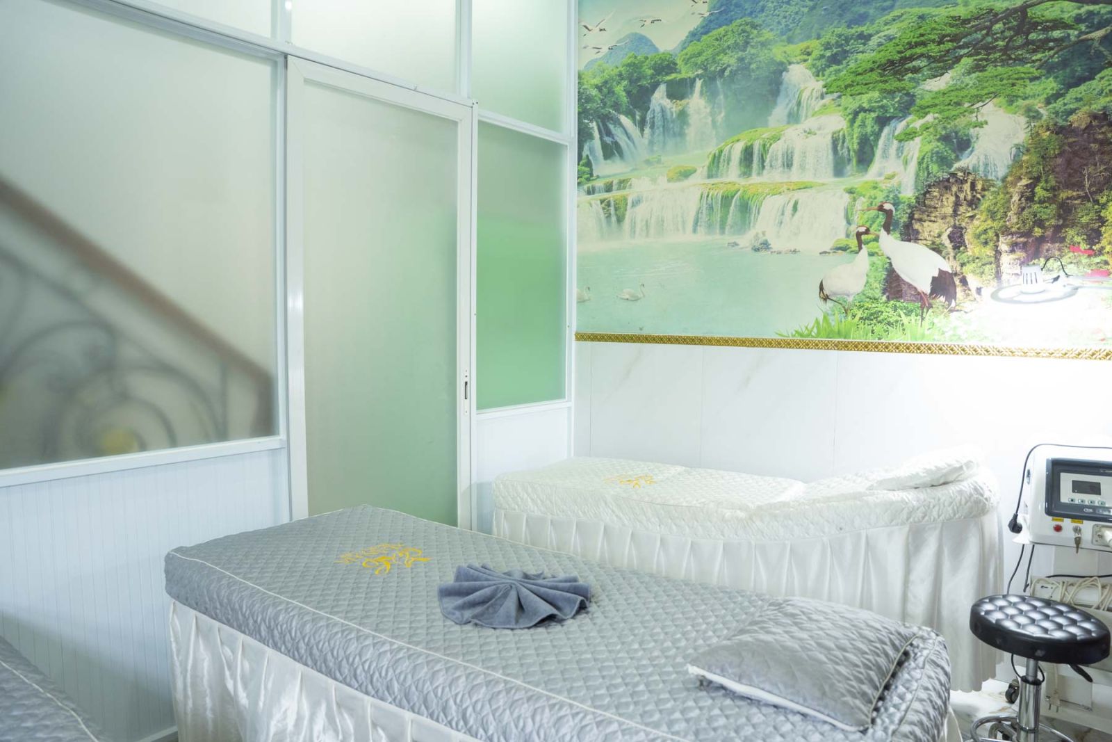 Spa nặn mụn Bình Tân